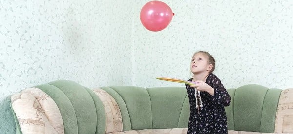 balloon games active indoor games for preschoolers wonder noggin